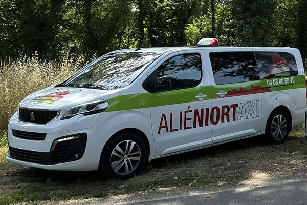 Une équipe de 4 salariés